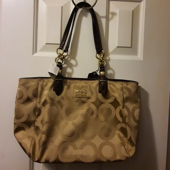 Authentic COACH handbag - Picture 2 of 8
